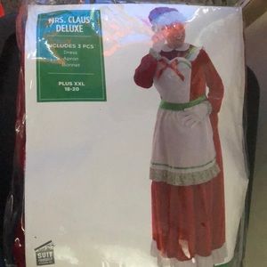 Costume.   🎃          Halloween is close